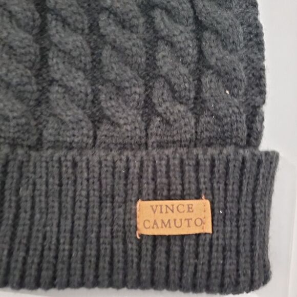 Vince Camuto Women's Total Eclipse Cable Knit Beanie OSFM Logo Hat Black… - Picture 3 of 6